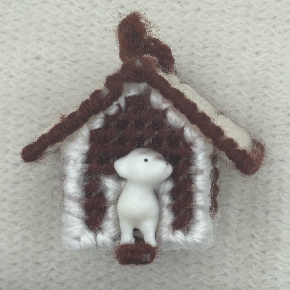 Vintage Plastic Canvas Dog House Ornament Handmade Yarn Craft Rustic Cabin